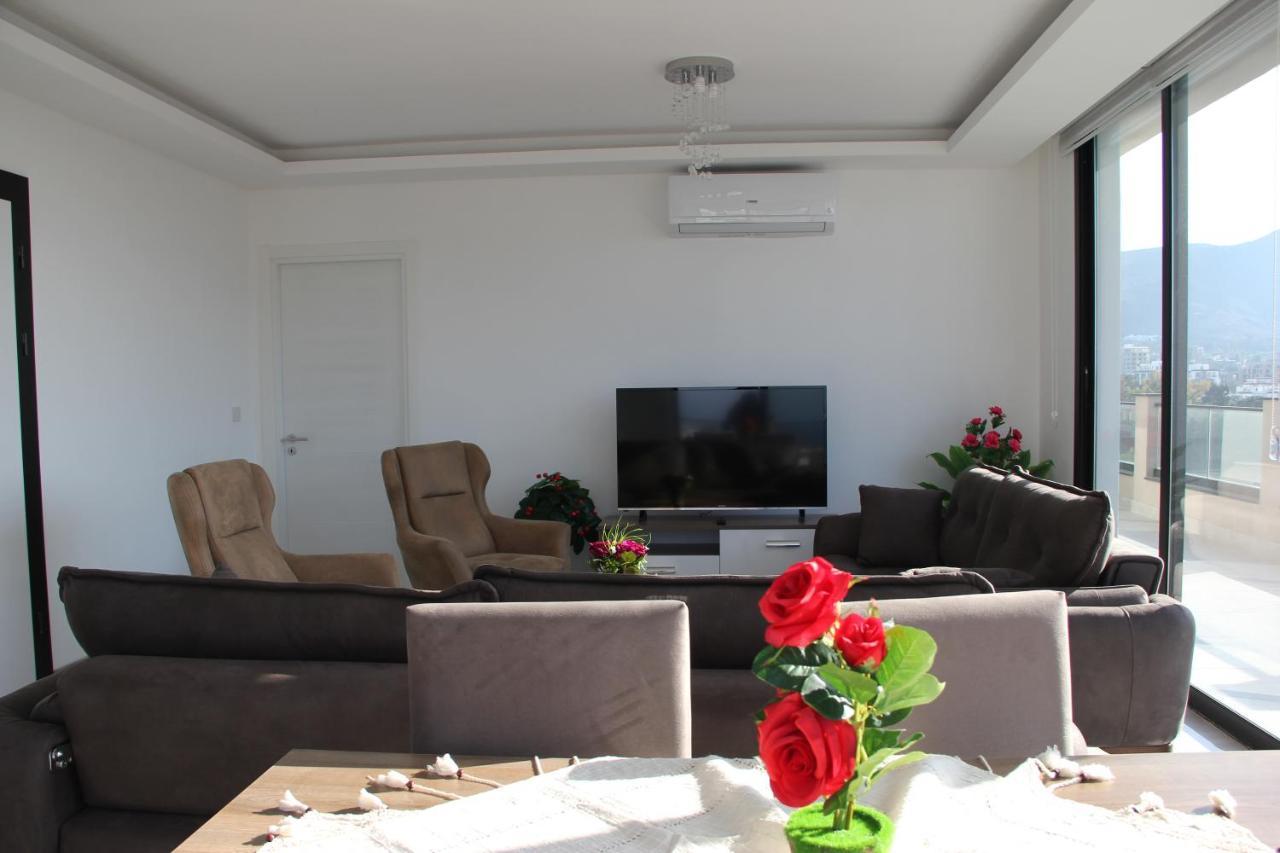 Okman Homes Kerýnia Eksteriør bilde